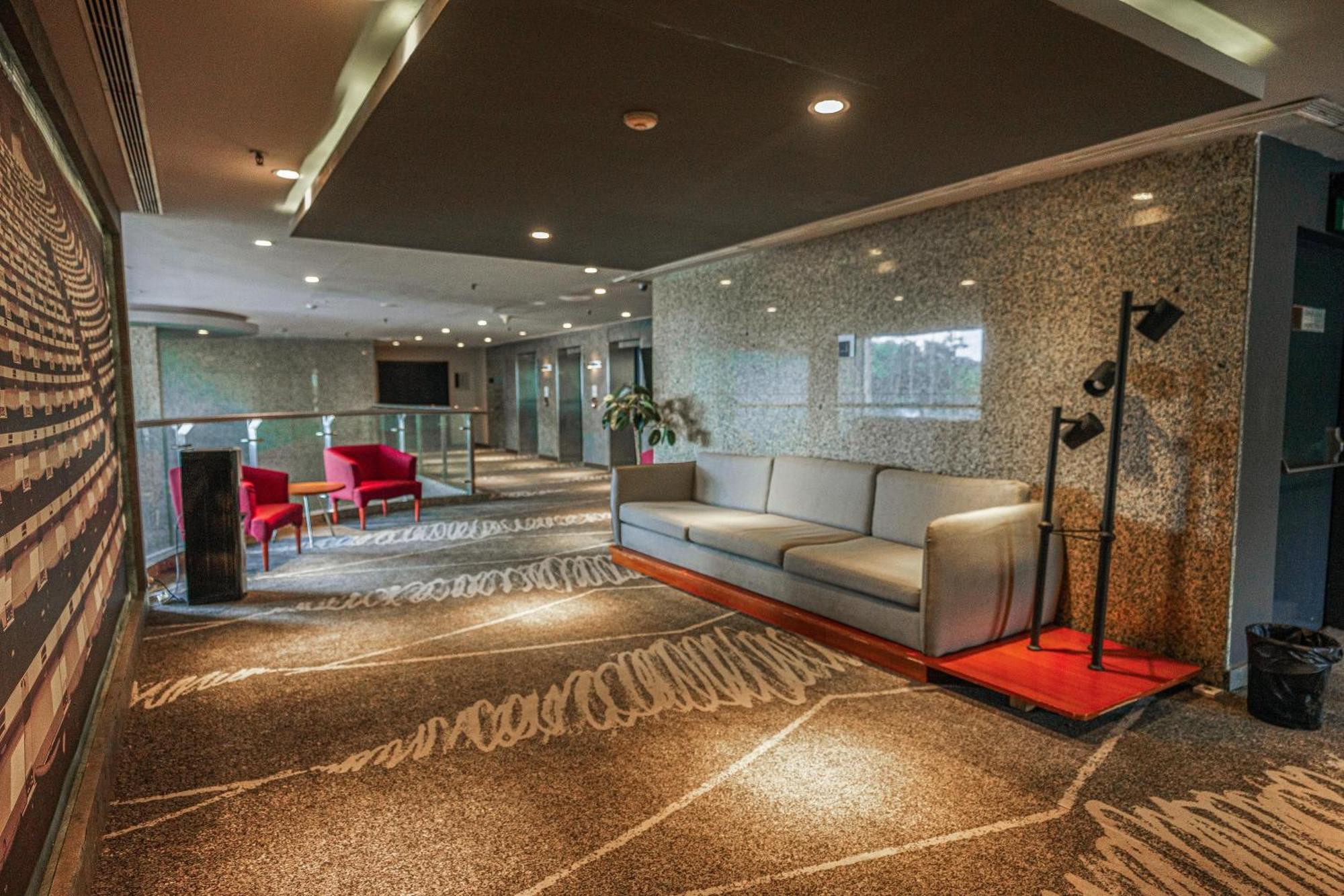 Hotel Kimaya Slipi Jakarta By Harris Exterior foto