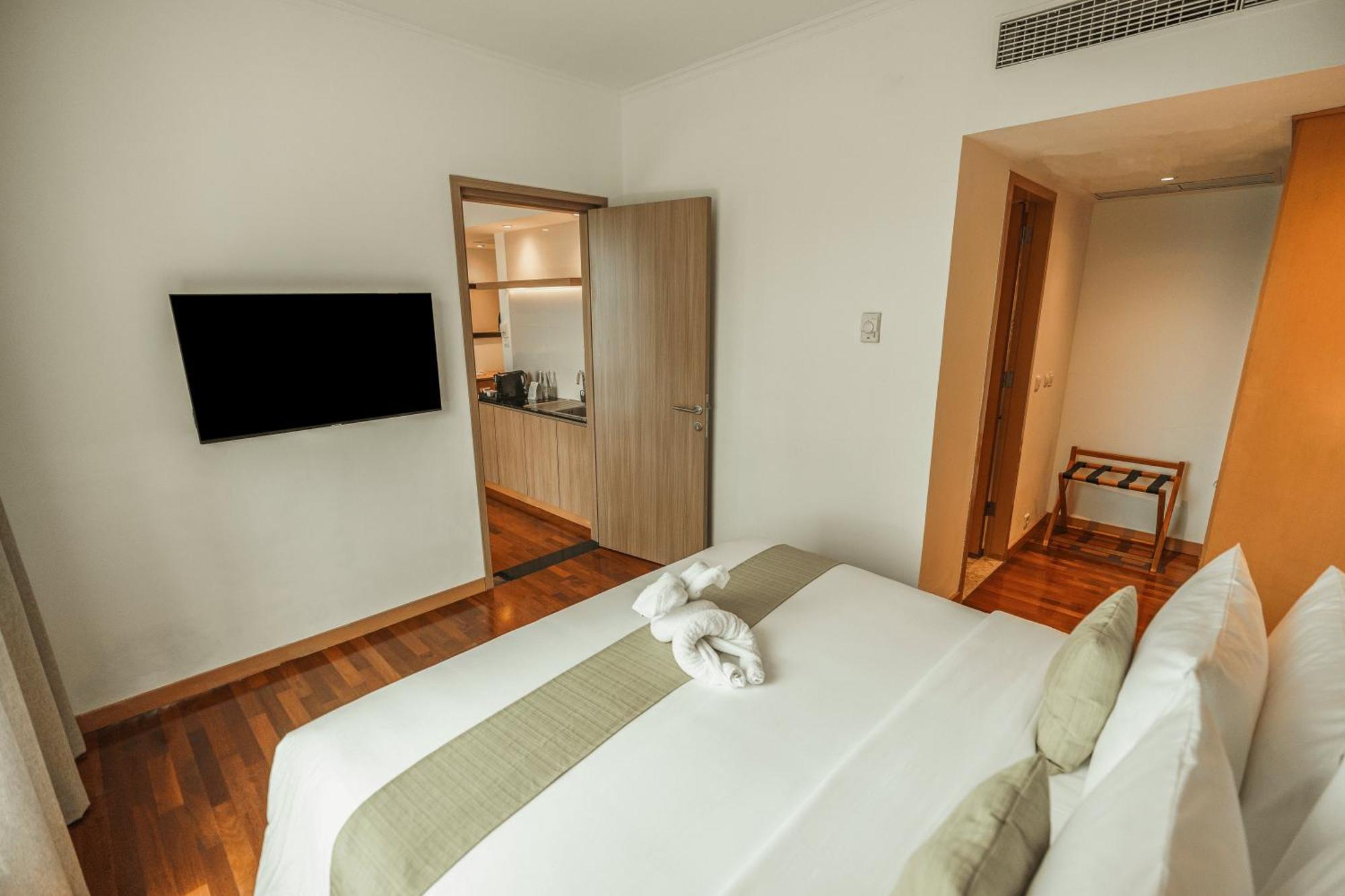 Hotel Kimaya Slipi Jakarta By Harris Exterior foto