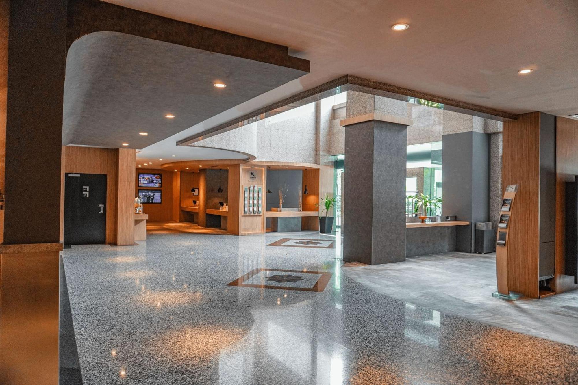 Hotel Kimaya Slipi Jakarta By Harris Exterior foto