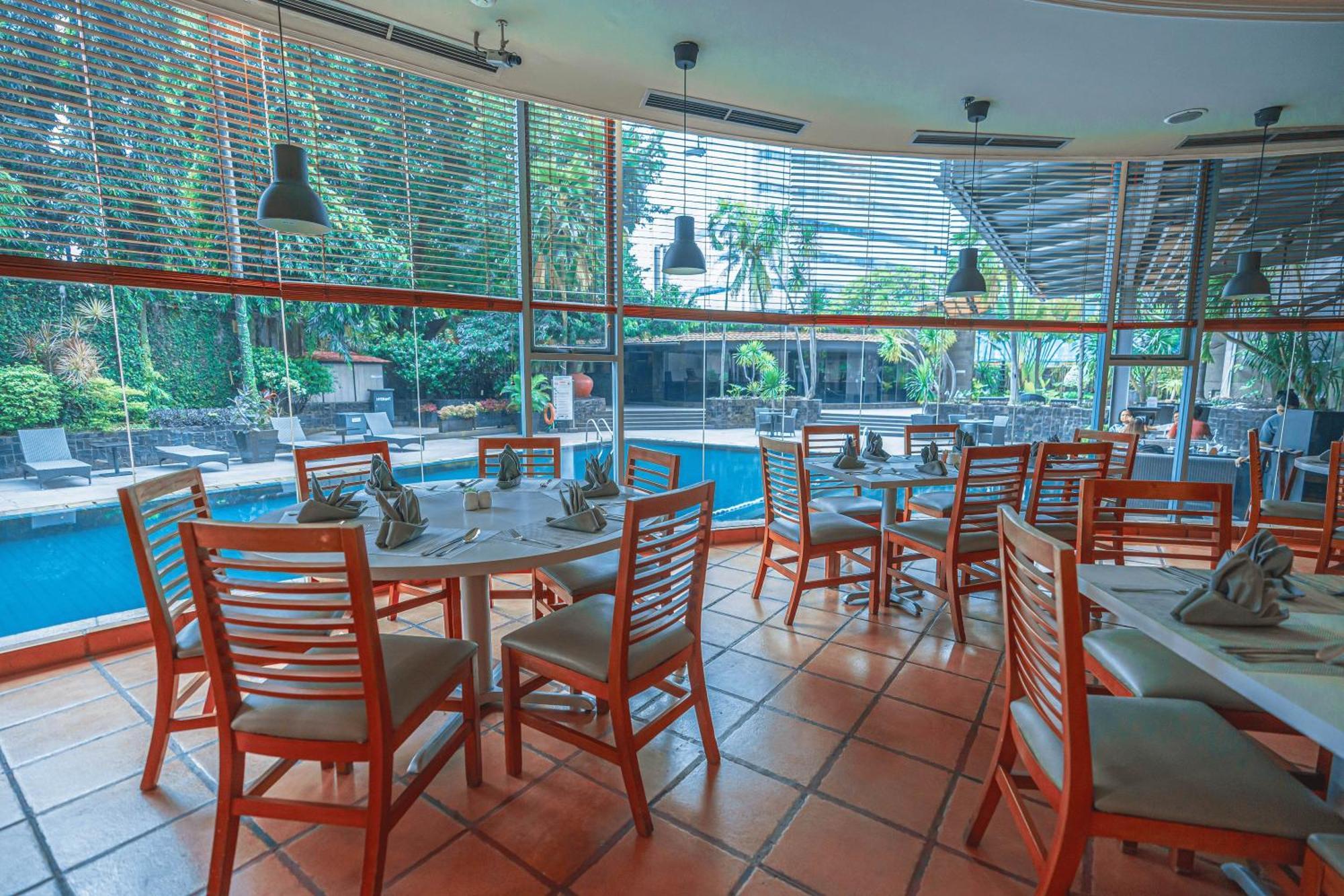 Hotel Kimaya Slipi Jakarta By Harris Exterior foto