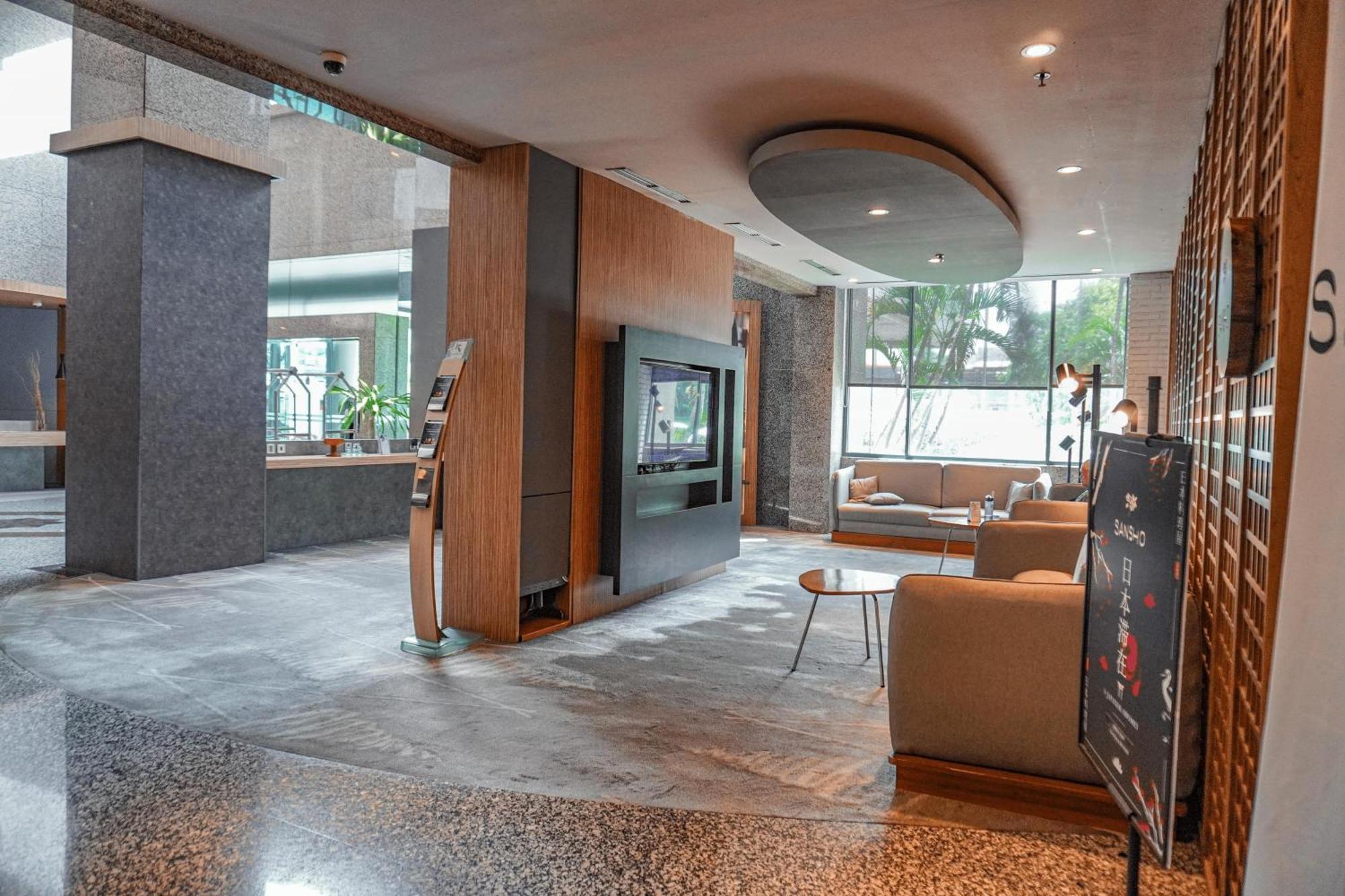 Hotel Kimaya Slipi Jakarta By Harris Exterior foto