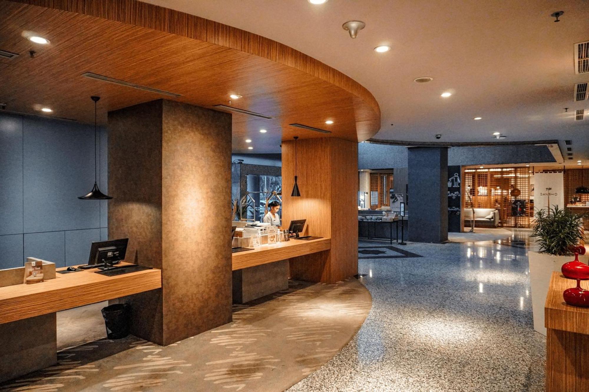 Hotel Kimaya Slipi Jakarta By Harris Exterior foto